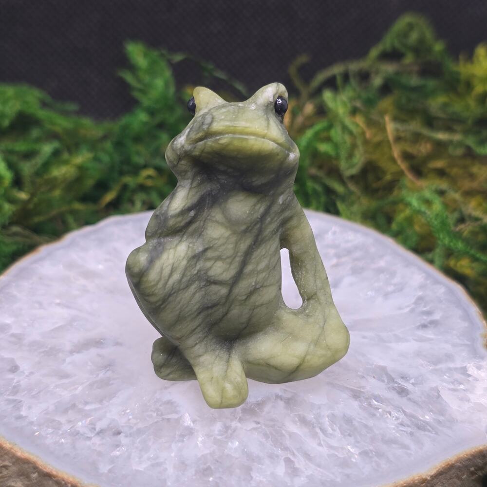 Serpentine Frog 1.75" Crystal Carving Sitting Frog Cute Animal Figurine